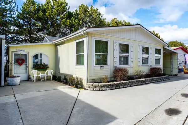 $129,999 | 2701 North Alder Drive, Unit 61, Fruitland, ID 83619