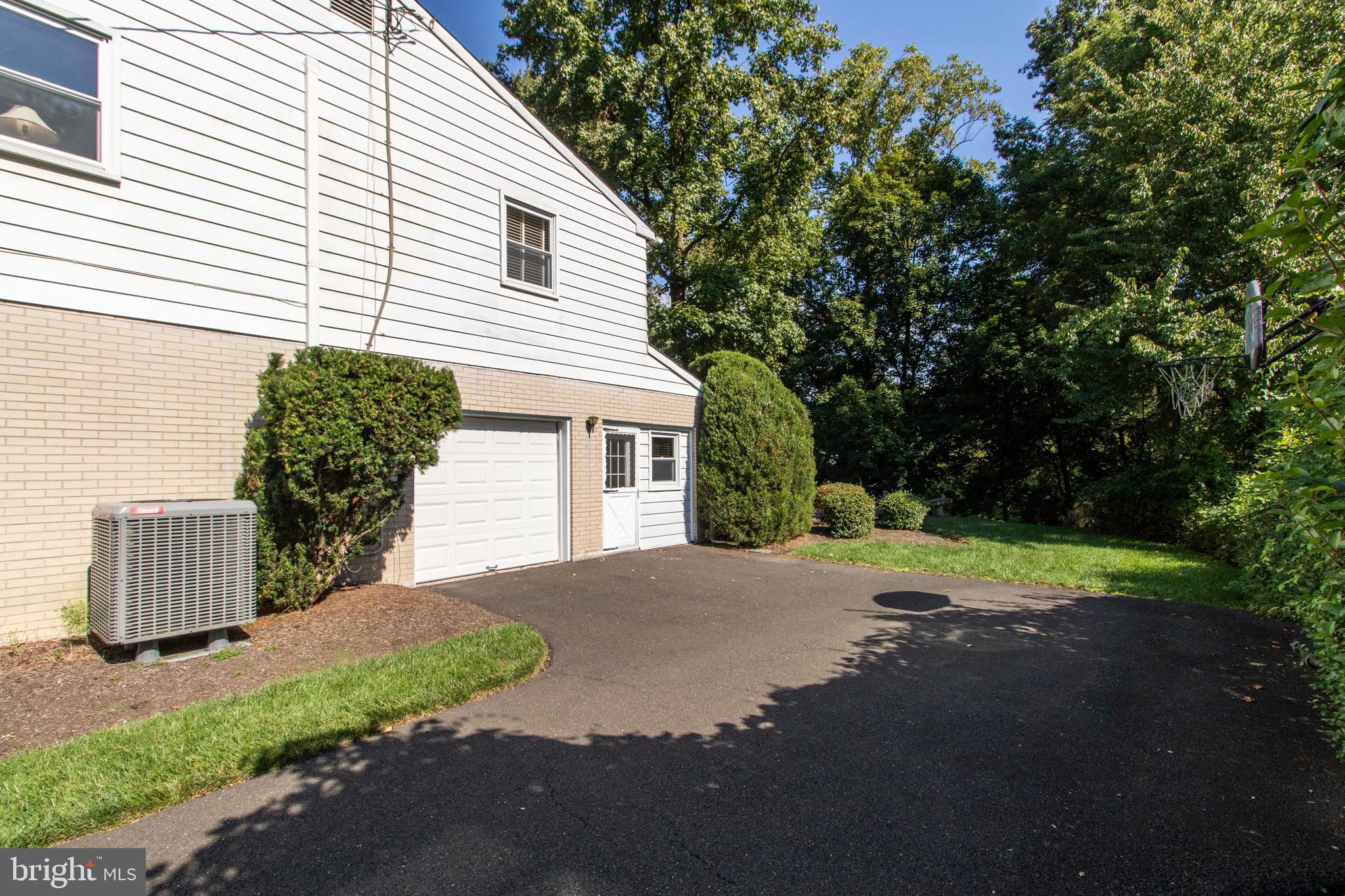 441 Wingate Road Huntingdon Valley, PA 19006 - Photo 28 of 36