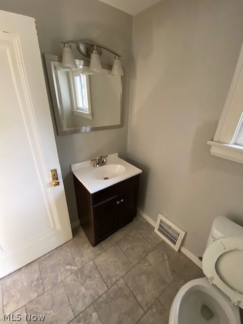 1231 Sylvania Road Cleveland, OH 44121 - Photo 19 of 35