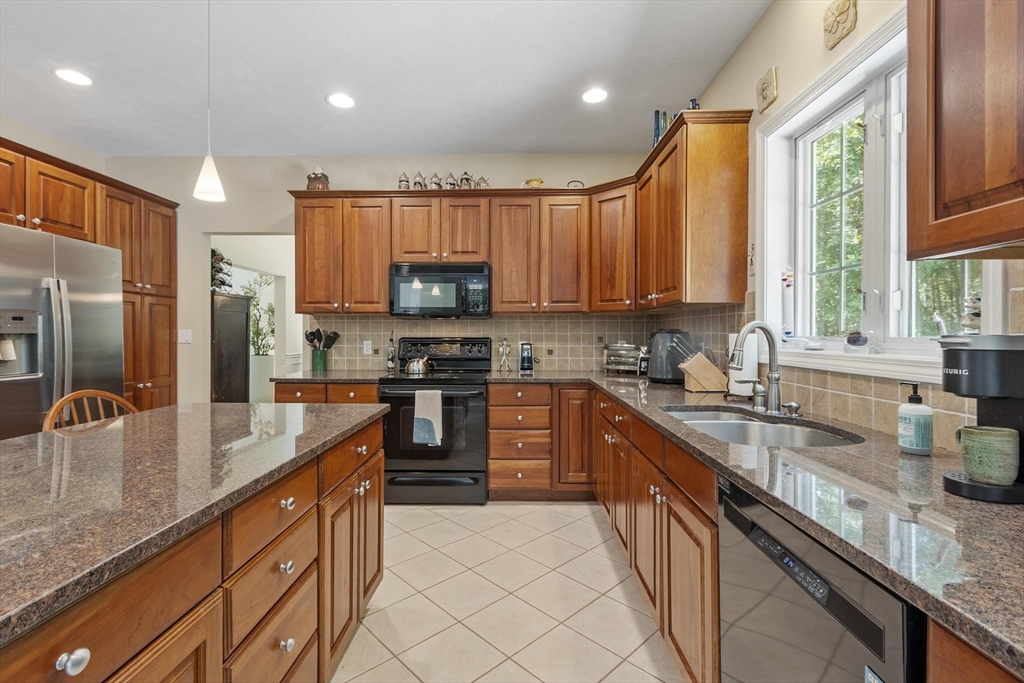 60 Sugar Road Bolton, MA 01740 - Photo 7 of 24