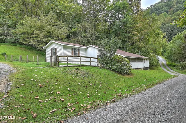 $165,000 | 553 North Mill Hollow Road, Castlewood, VA 24224