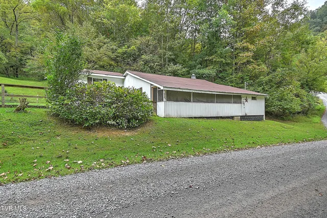 $165,000 | 553 North Mill Hollow Road, Castlewood, VA 24224