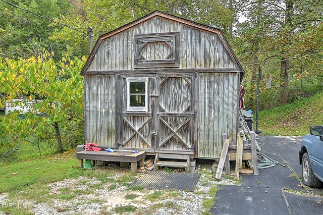 $165,000 | 553 North Mill Hollow Road, Castlewood, VA 24224