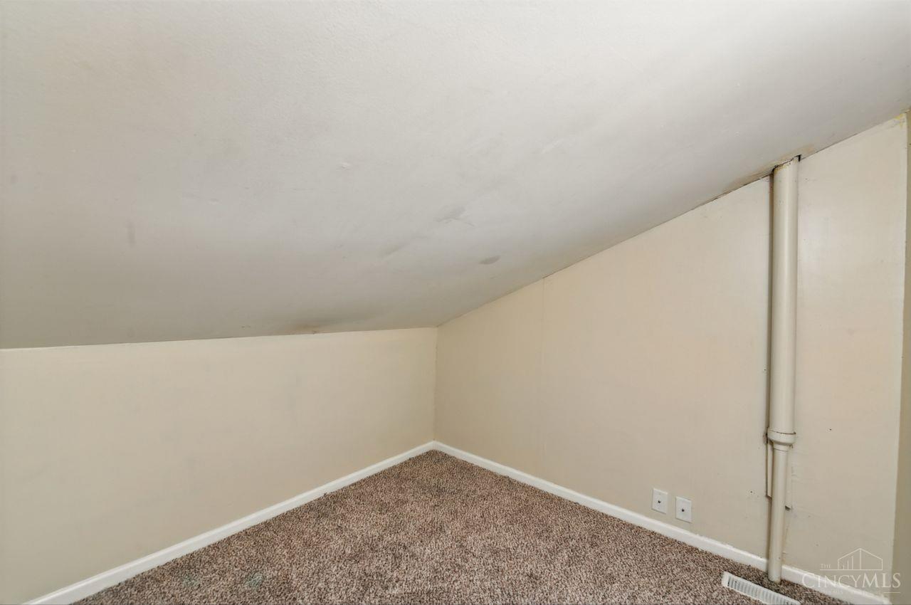 1662 Springdale Road Cincinnati, OH 45231 - Photo 31 of 46