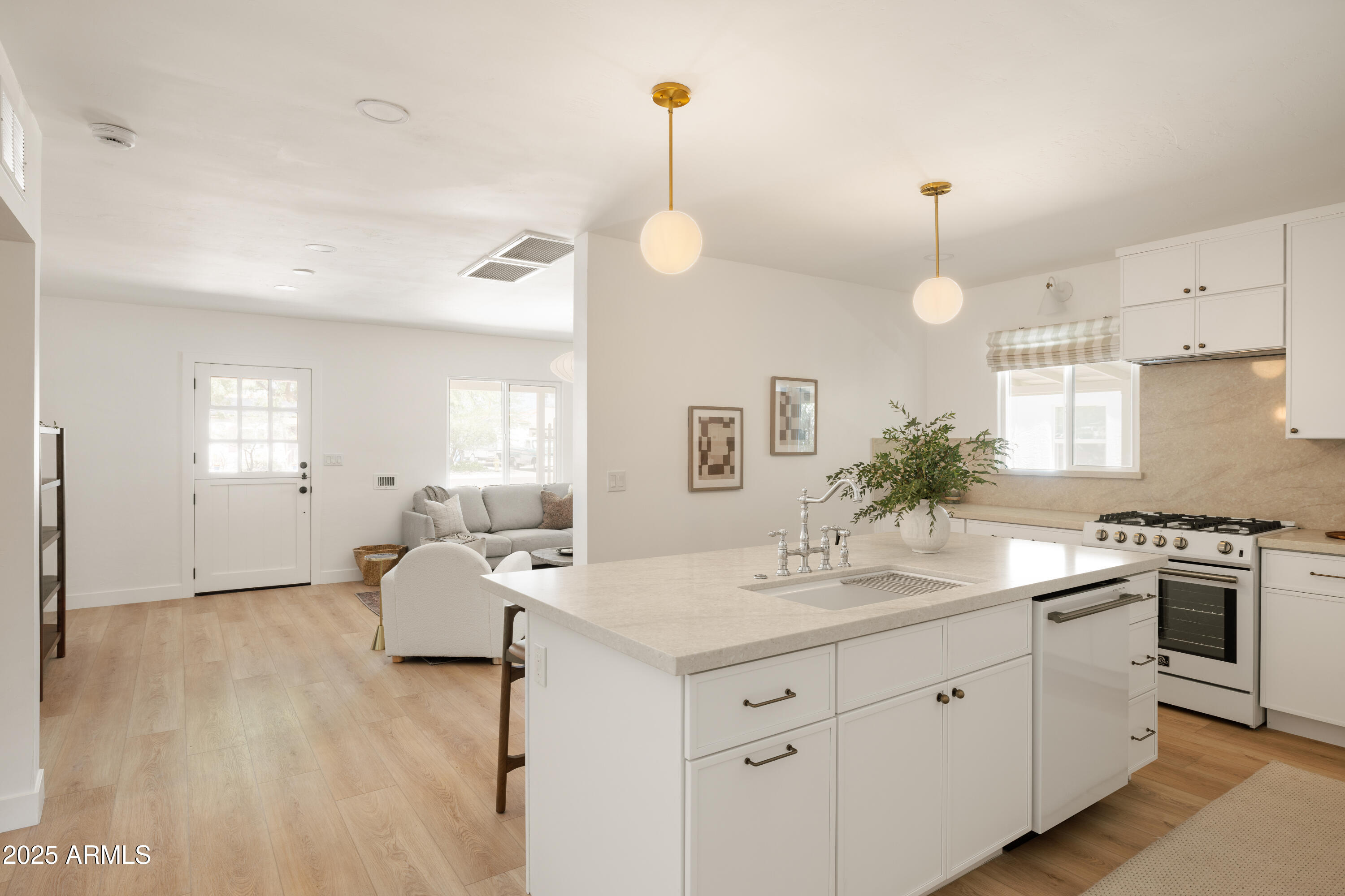 927 West Roma Avenue Phoenix, AZ 85013 - Photo 13 of 53 Kitchen Area