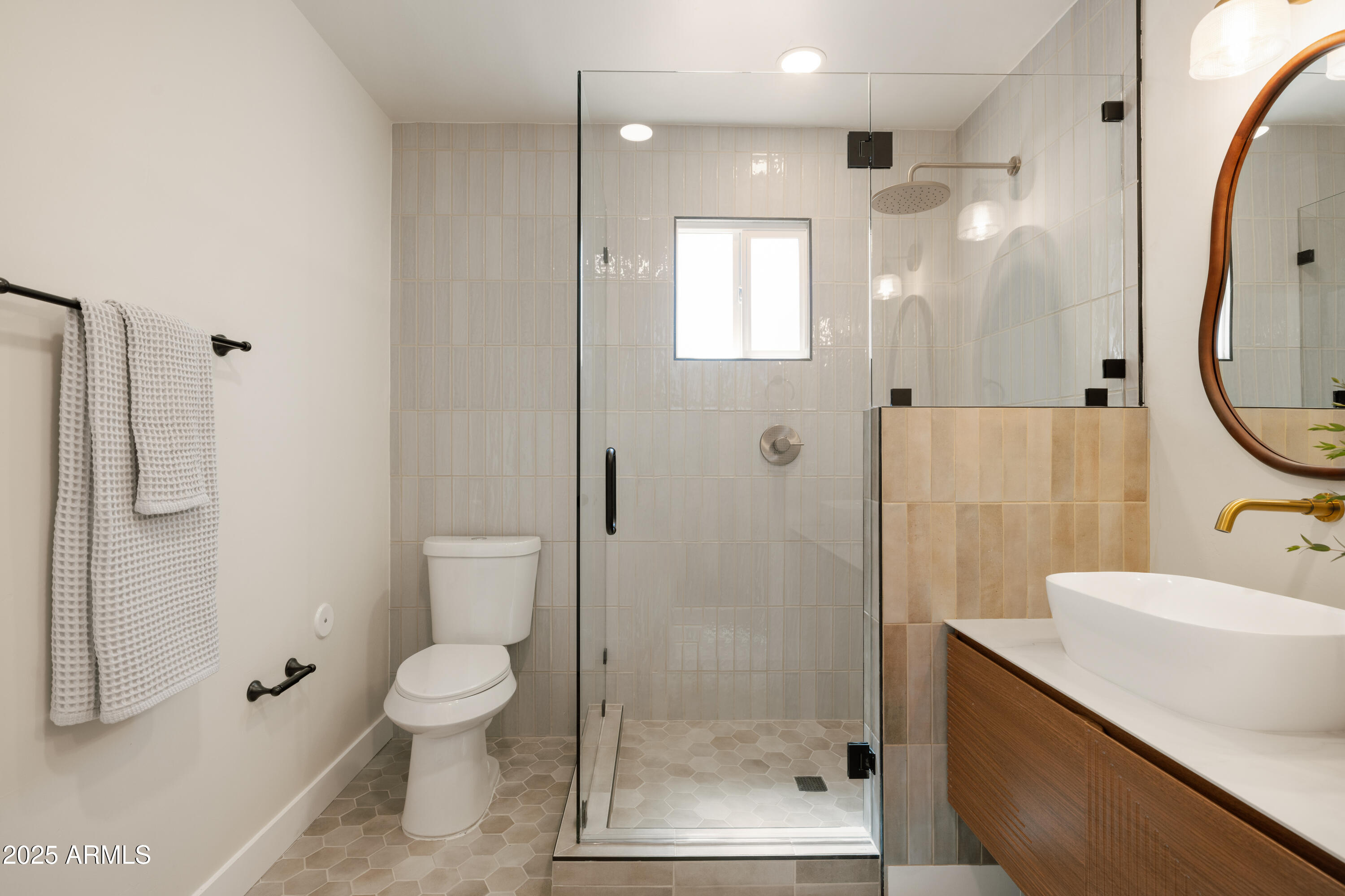 927 West Roma Avenue Phoenix, AZ 85013 - Photo 31 of 53 Primary Bathroom