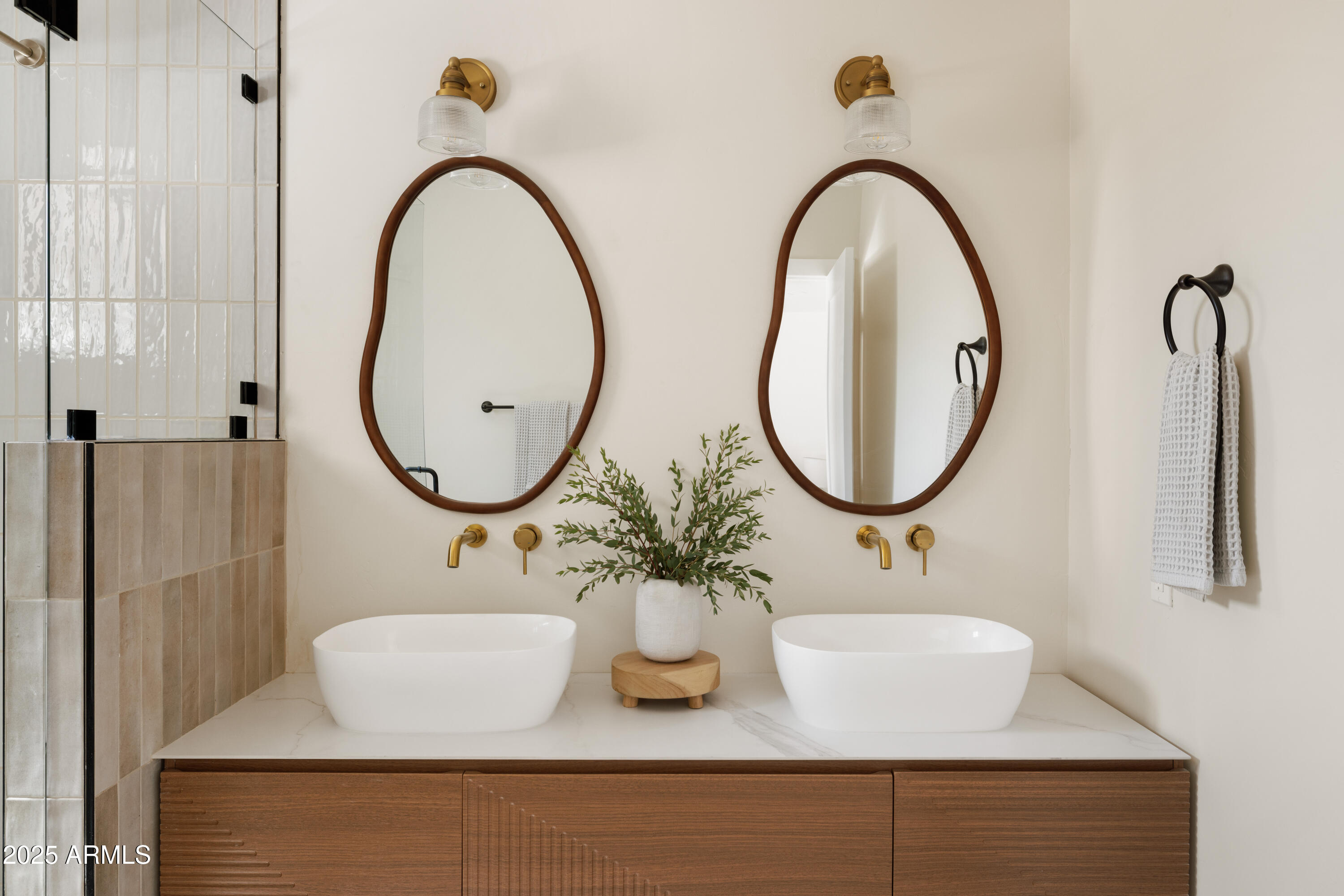 927 West Roma Avenue Phoenix, AZ 85013 - Photo 32 of 53 Primary Bathroom