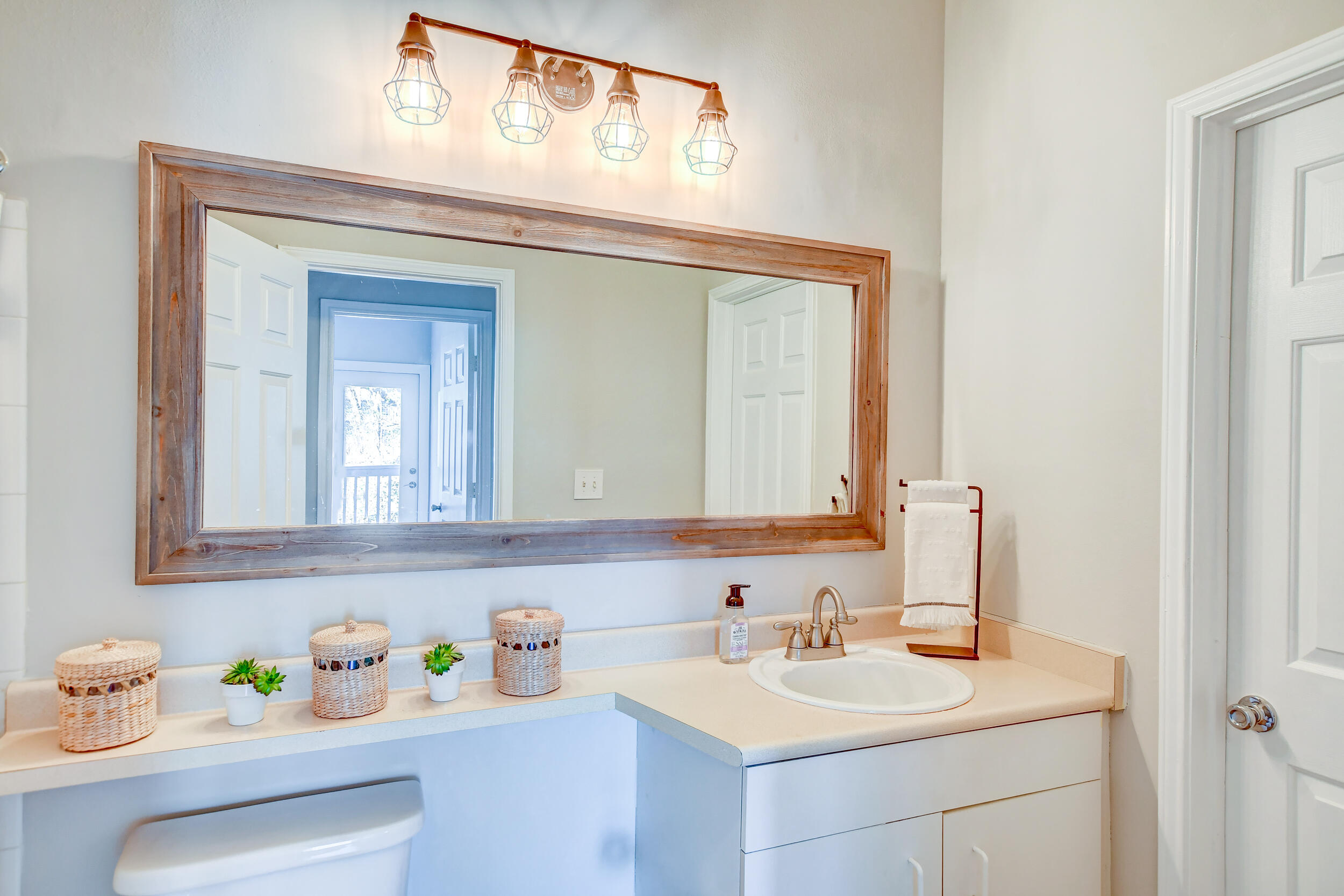 2223 Chatelain Way Mount Pleasant, SC 29464 - Photo 17 of 23 21