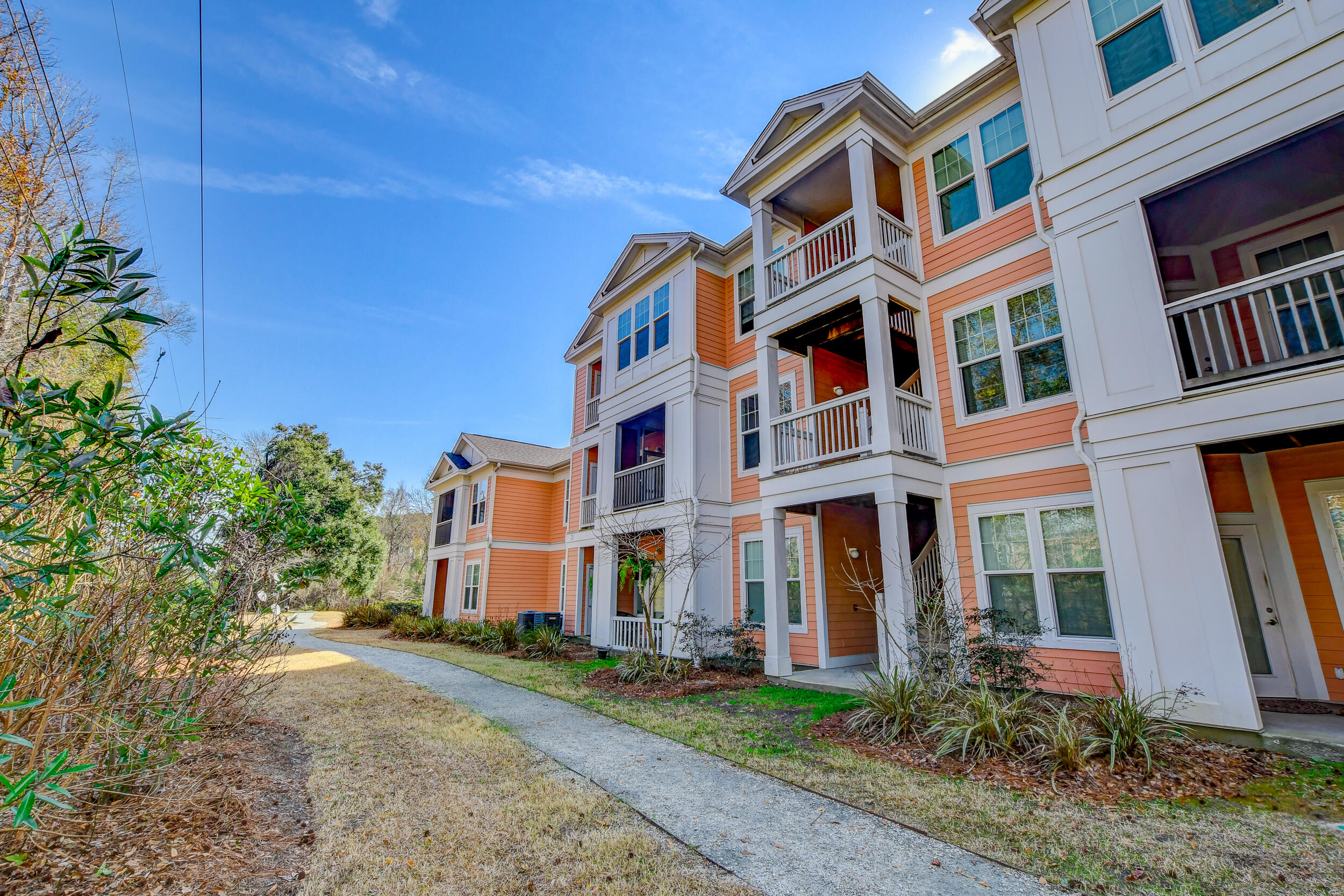 2223 Chatelain Way Mount Pleasant, SC 29464 - Photo 20 of 23 32