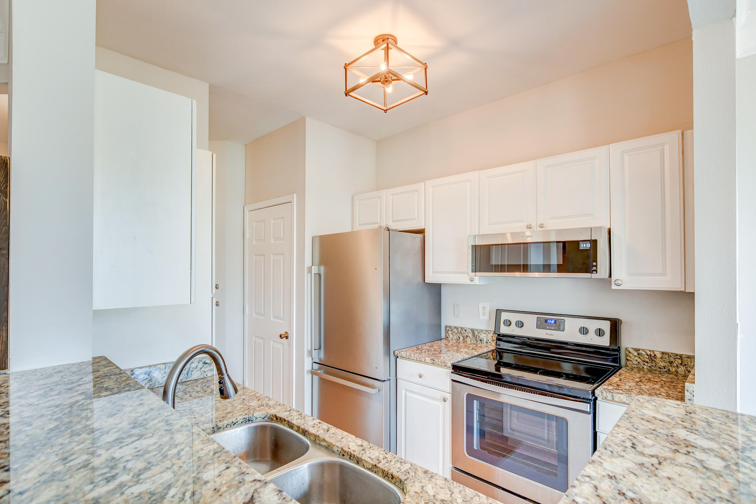 2223 Chatelain Way Mount Pleasant, SC 29464 - Photo 8 of 23 17