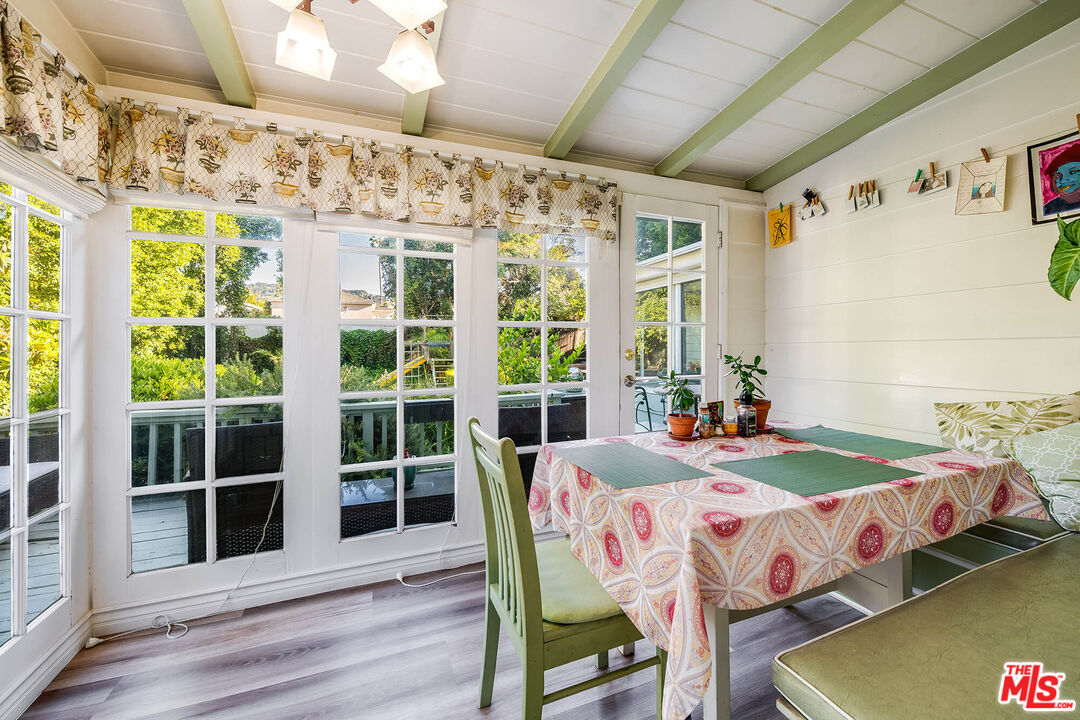 11146 Valley Spring Lane Studio City, CA 91602 - Photo 14 of 58