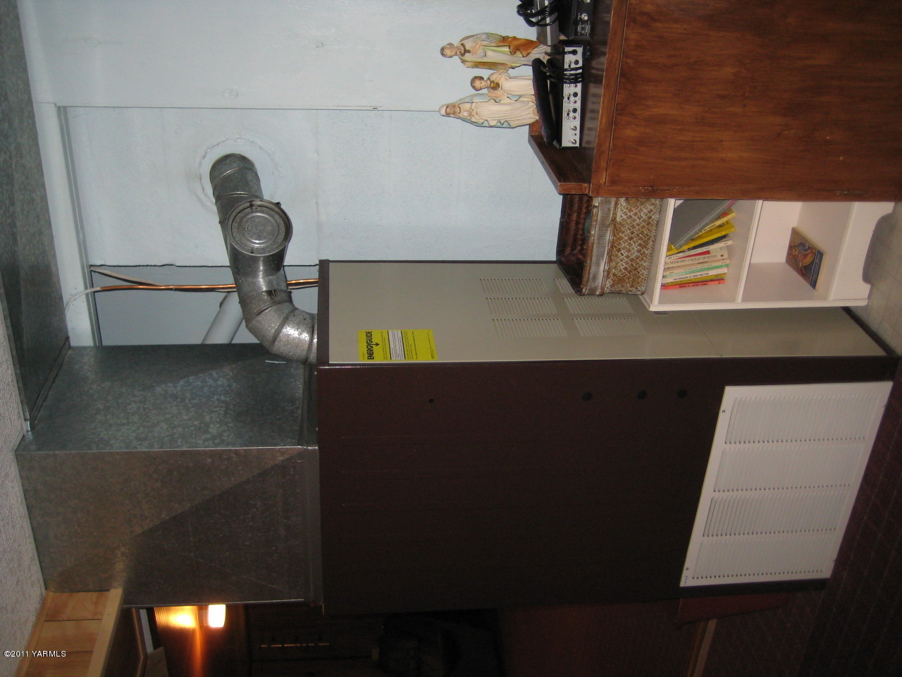 4572 Lombard Loop Road Zillah, WA 98953 - Photo 24 of 33 a view of workspace