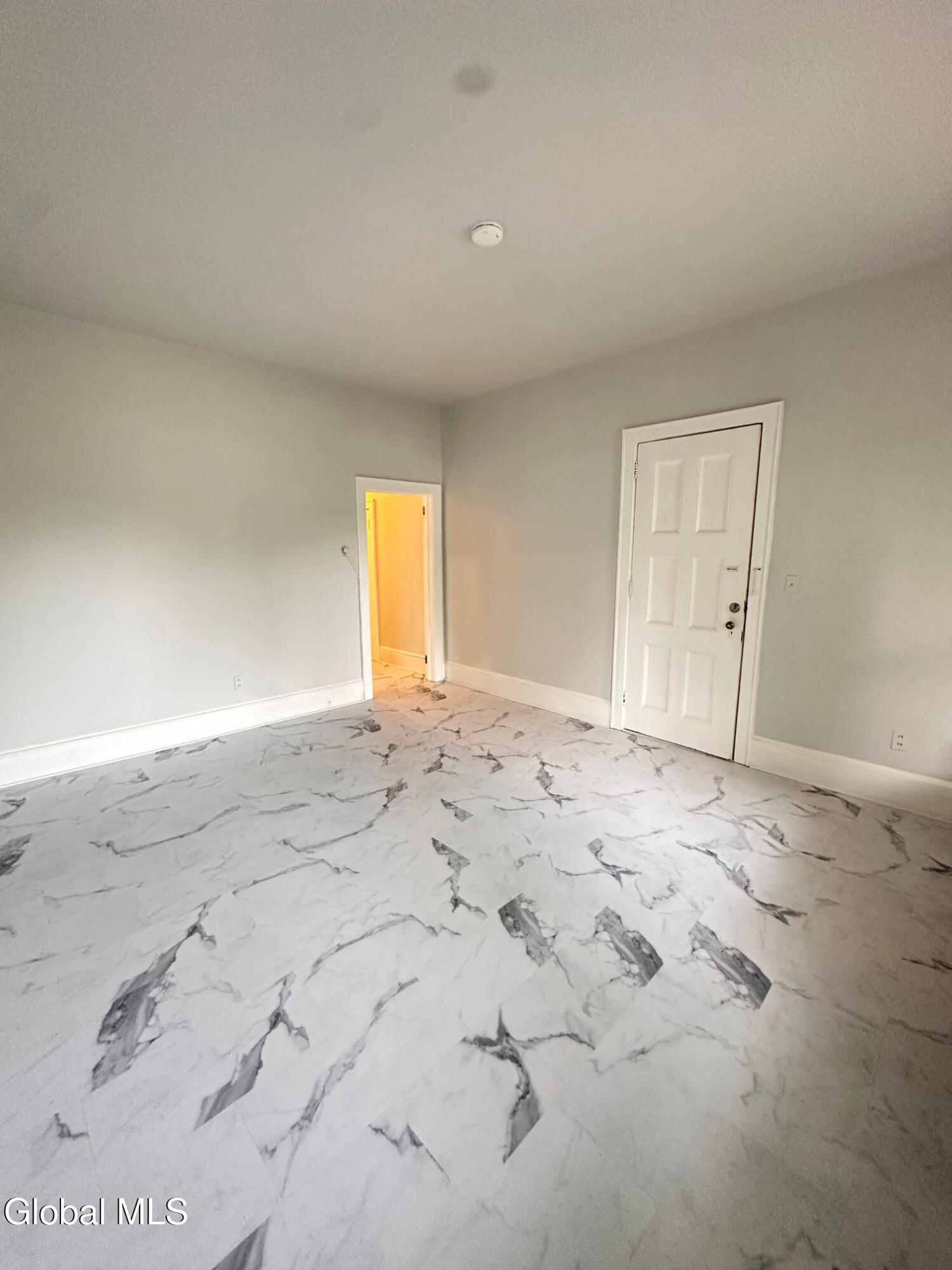 166 2nd Avenue, Unit 2 Troy, NY 12180 - Photo 4 of 11 166-4