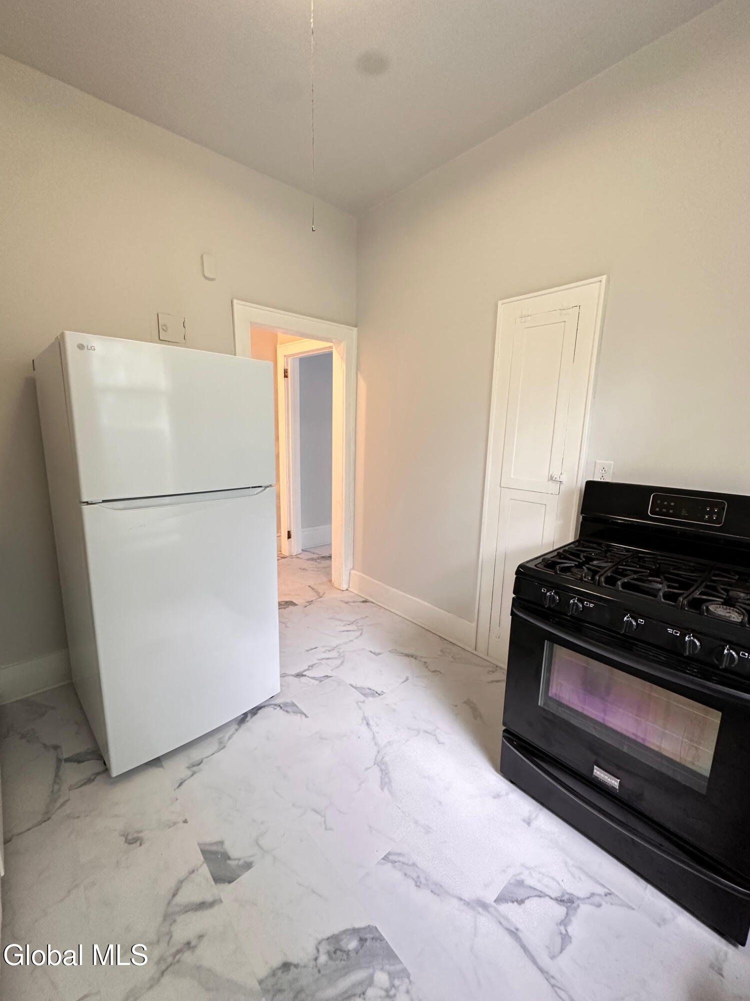 166 2nd Avenue, Unit 2 Troy, NY 12180 - Photo 9 of 11 166-7