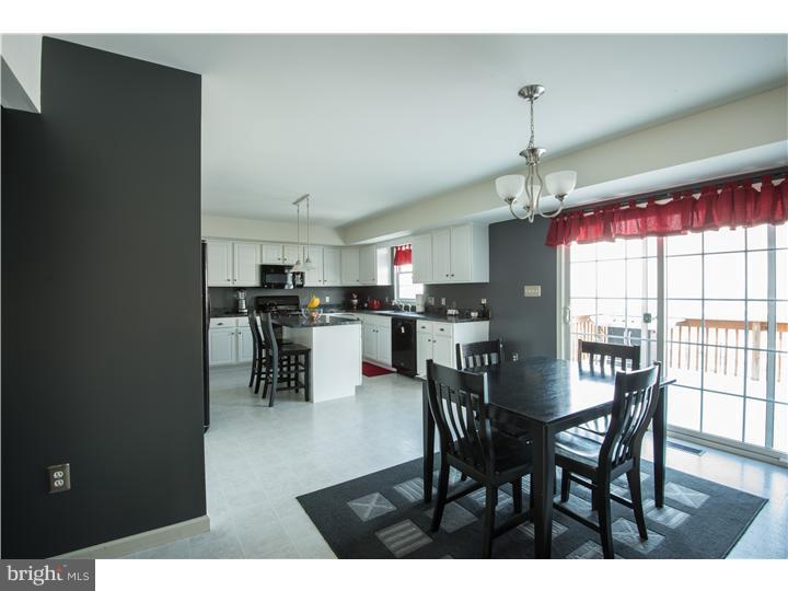 424 Longview Drive Sinking Spring, PA 19608 - Photo 4 of 24 Kitchen