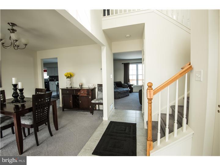 424 Longview Drive Sinking Spring, PA 19608 - Photo 5 of 24 Foyer