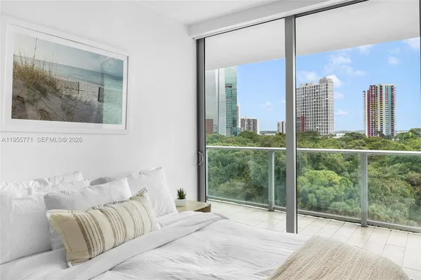 $800,000 | 1600 Southwest 1st Avenue, Unit 707, Miami, FL 33129