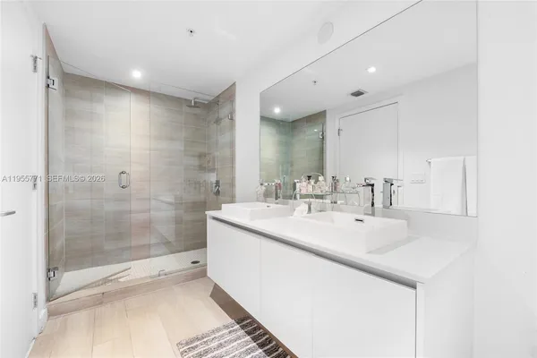 $800,000 | 1600 Southwest 1st Avenue, Unit 707, Miami, FL 33129