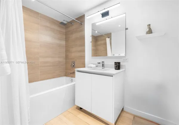 $800,000 | 1600 Southwest 1st Avenue, Unit 707, Miami, FL 33129