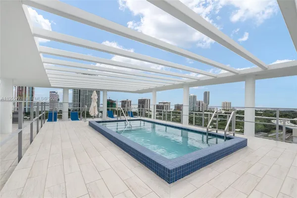 $800,000 | 1600 Southwest 1st Avenue, Unit 707, Miami, FL 33129