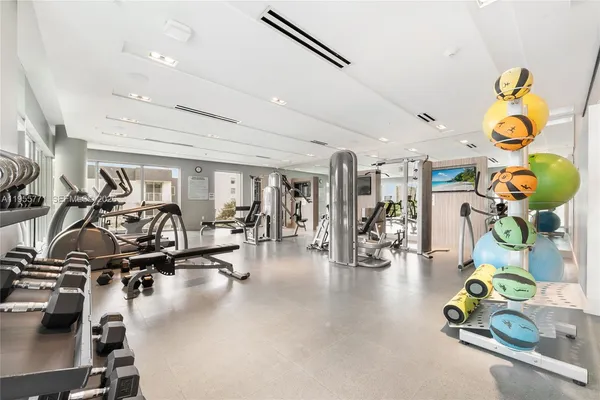 $800,000 | 1600 Southwest 1st Avenue, Unit 707, Miami, FL 33129
