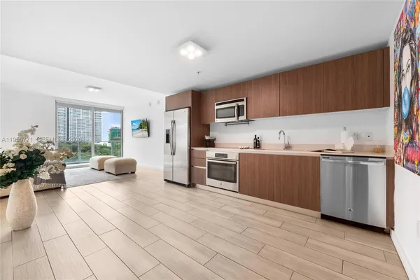 $800,000 | 1600 Southwest 1st Avenue, Unit 707, Miami, FL 33129