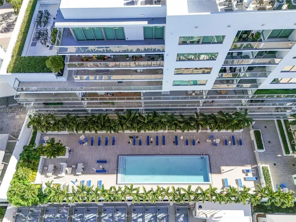 $800,000 | 1600 Southwest 1st Avenue, Unit 707, Miami, FL 33129