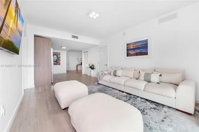 $850,000 | 1600 Southwest 1st Avenue, Unit 707, Miami, FL 33129