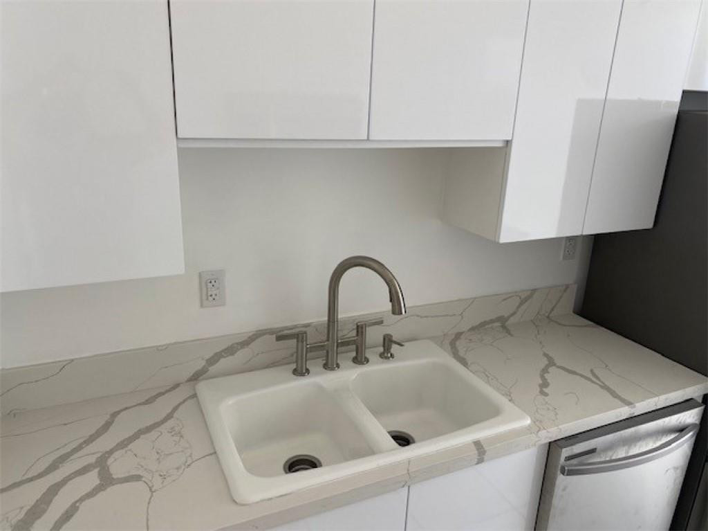 6422 Collins Avenue, Unit 1003 Miami, FL 33141 - Photo 18 of 22 Photo 18