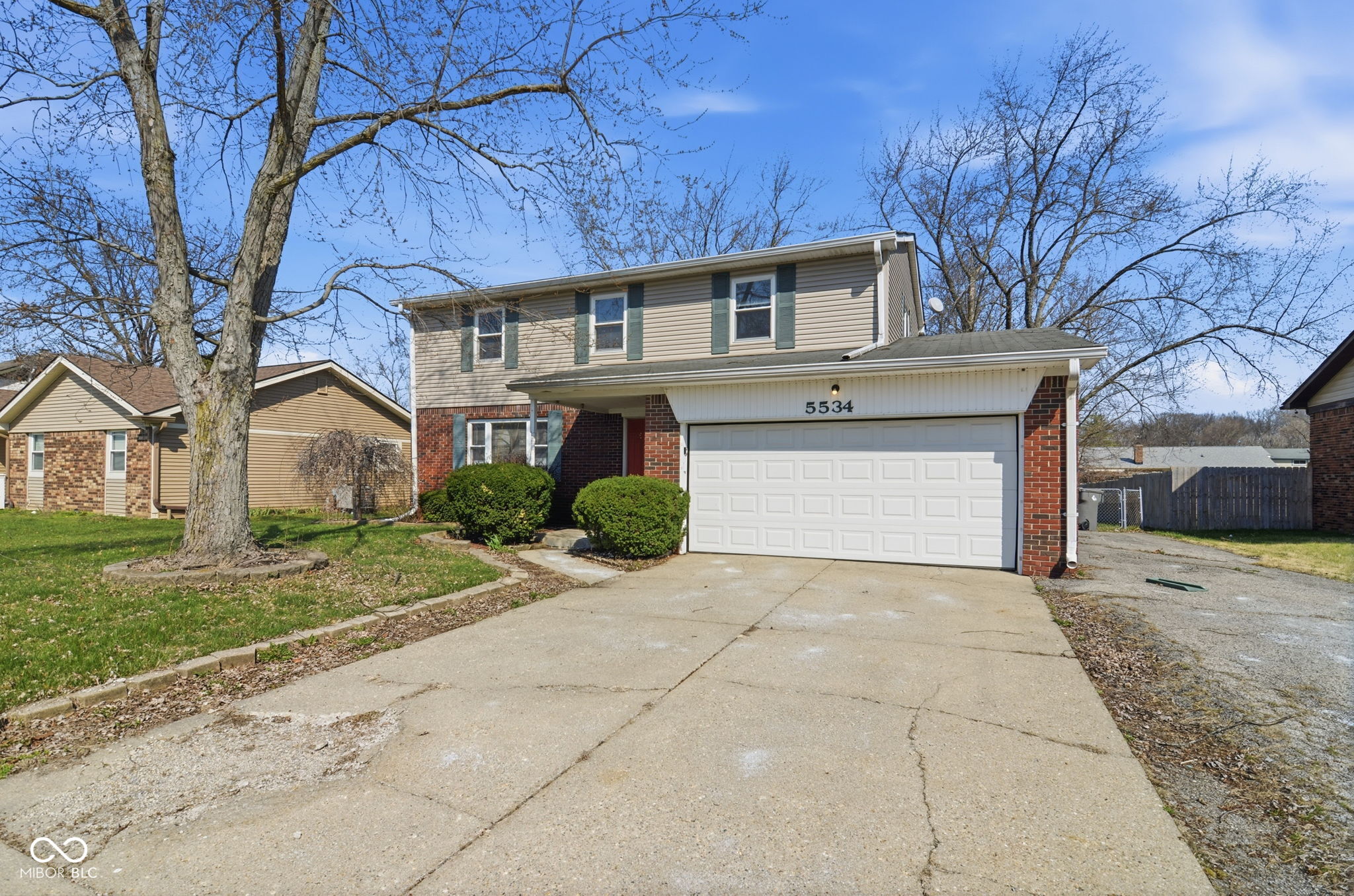 5534 Hill Rise Drive Indianapolis, IN 46237 - Photo 2 of 43