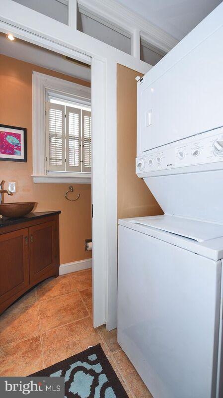 3608 Ednor Road Baltimore, MD 21218 - Photo 22 of 30 Washer and Dryer on Main Level