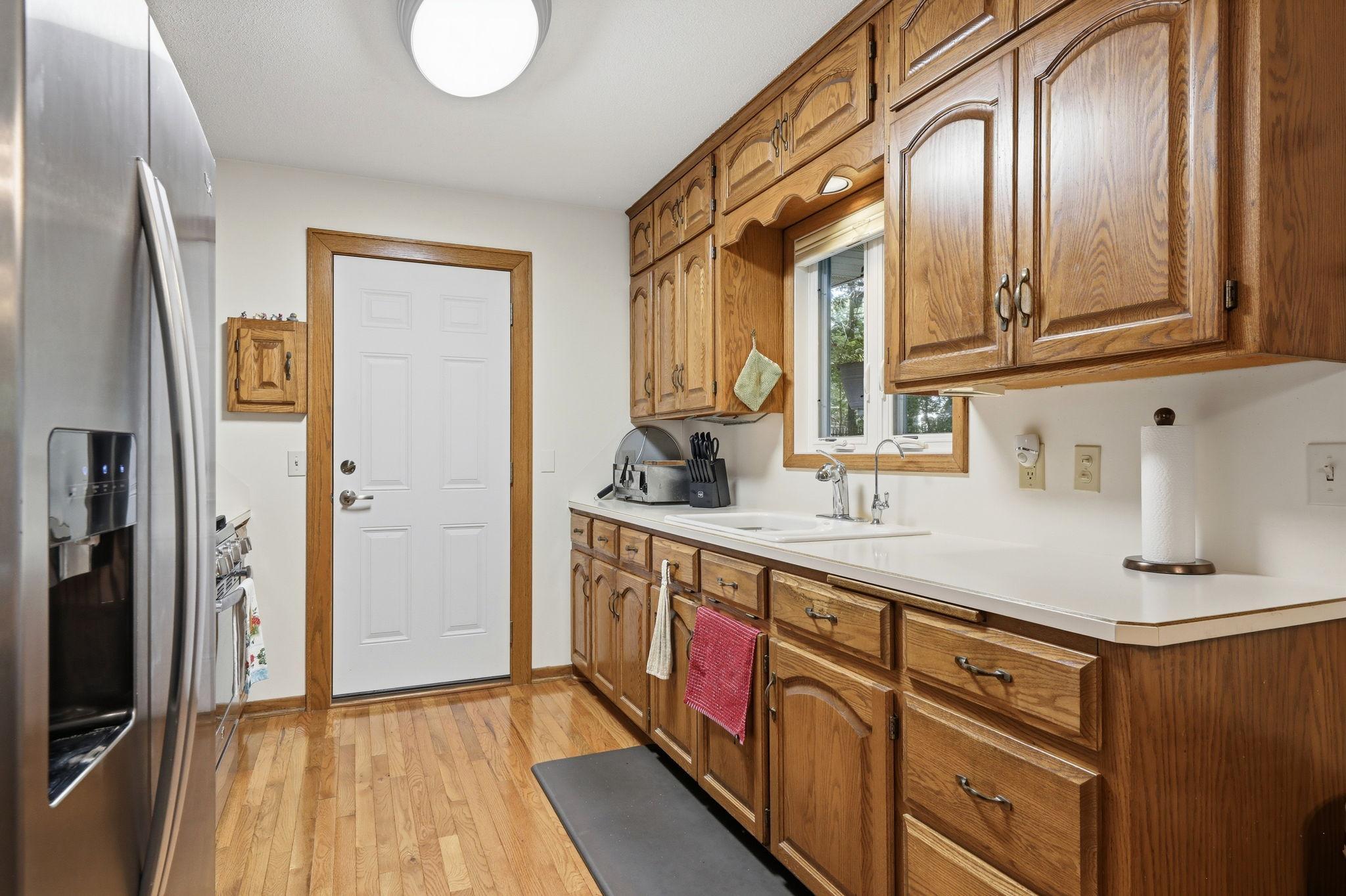 250 Glenbrook Road North Wayzata, MN 55391 - Photo 23 of 48