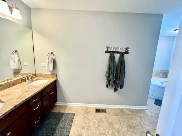 $325,000 | 524 Lily Court, Minooka, IL 60447
