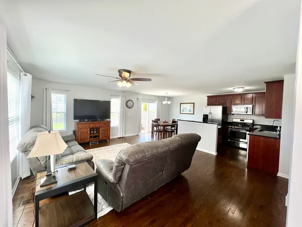 $325,000 | 524 Lily Court, Minooka, IL 60447