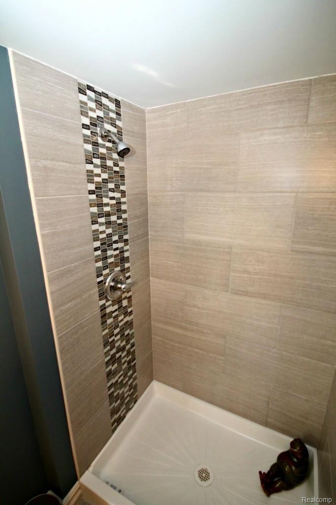 620 Stratford Road Ferndale, MI 48220 - Photo 16 of 20 16.jpg