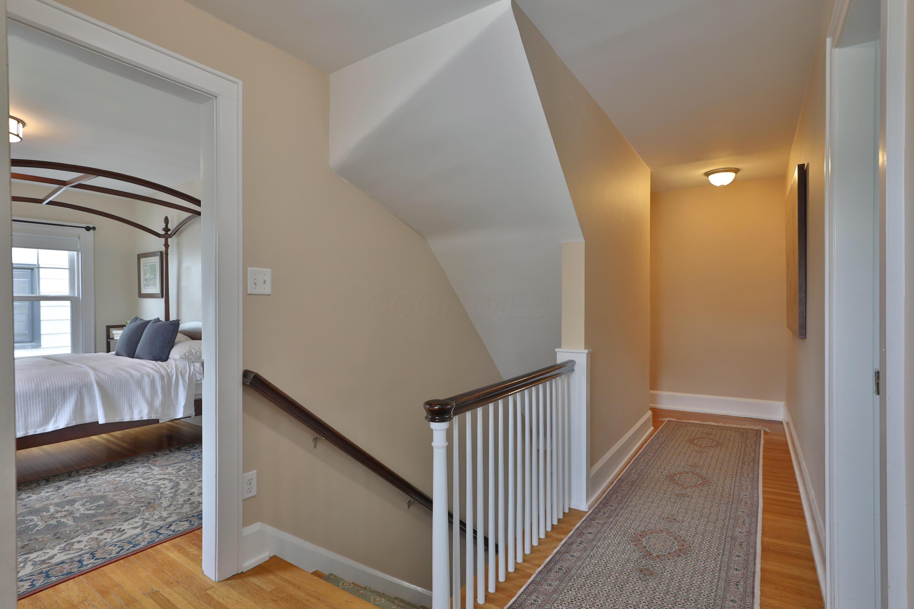 66 South Cassingham Road Bexley, OH 43209 - Photo 30 of 85 2nd Floor landing