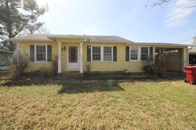 $1,375 | 402 Prairieville Street, Canton, TX 75103