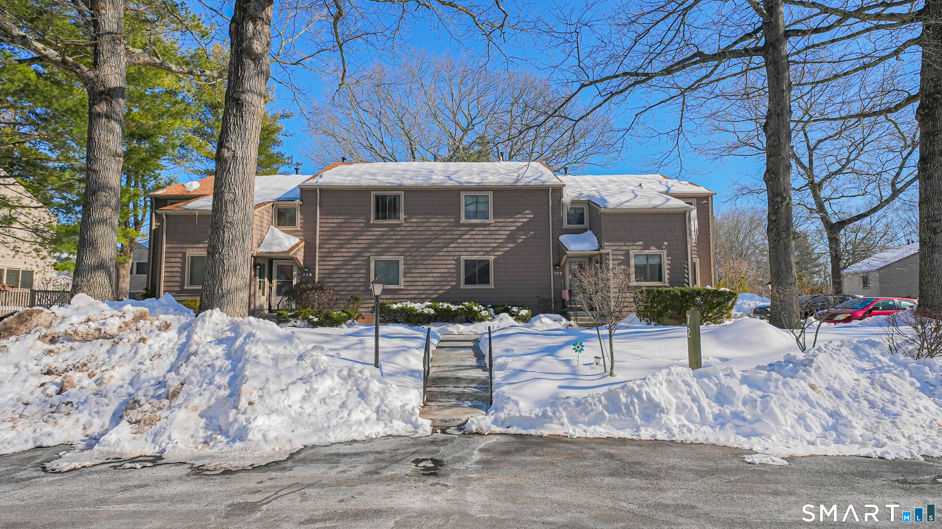 72 River Bend Road, Unit B Stratford, CT 06614 - Photo 3 of 27