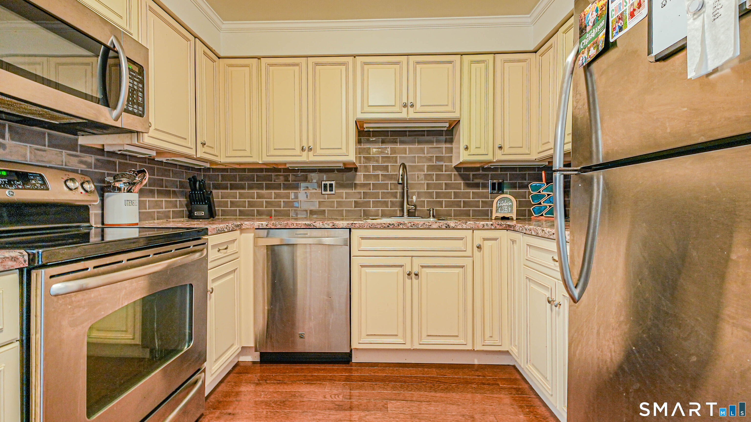 72 River Bend Road, Unit B Stratford, CT 06614 - Photo 8 of 27