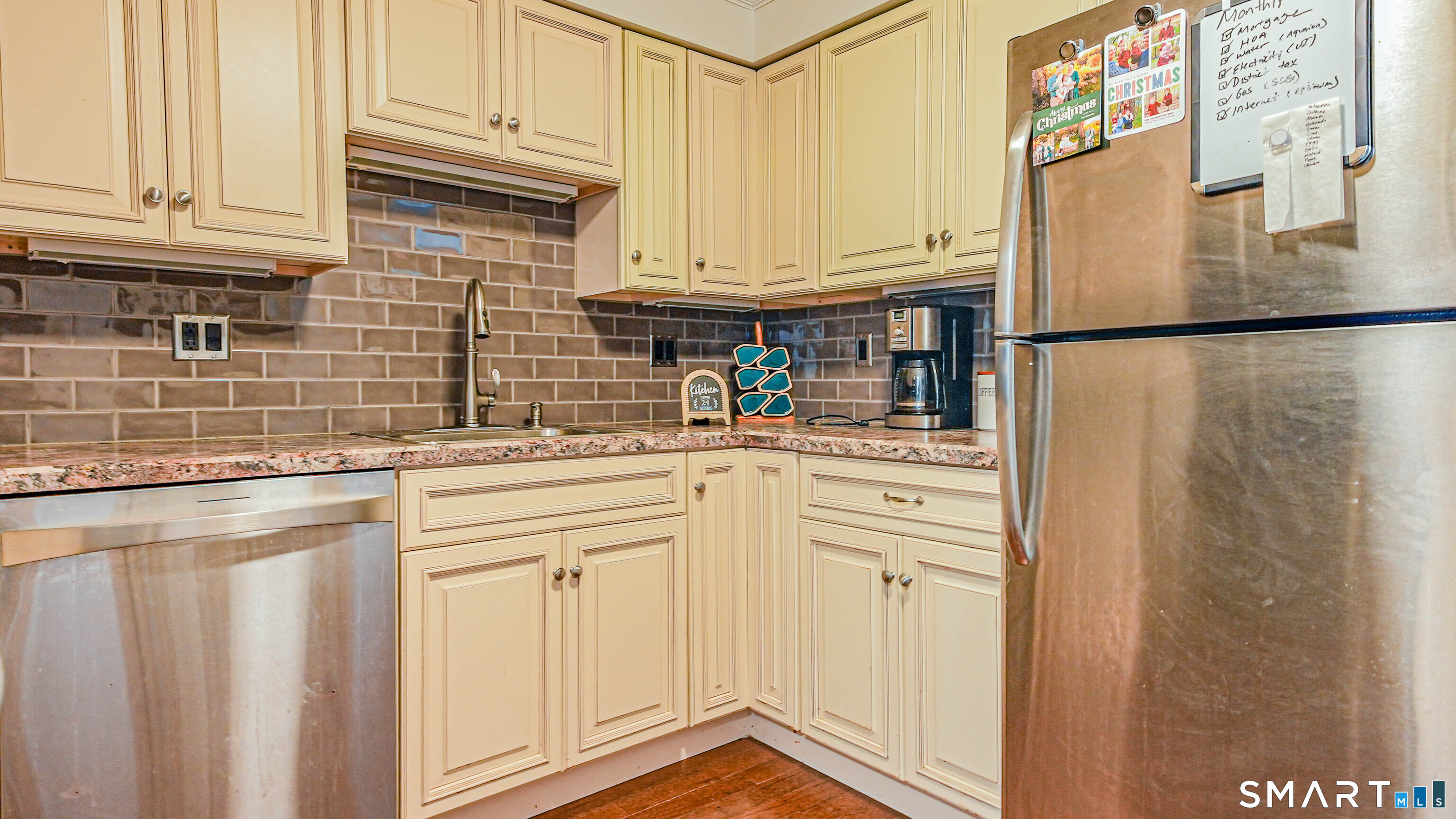 72 River Bend Road, Unit B Stratford, CT 06614 - Photo 9 of 27