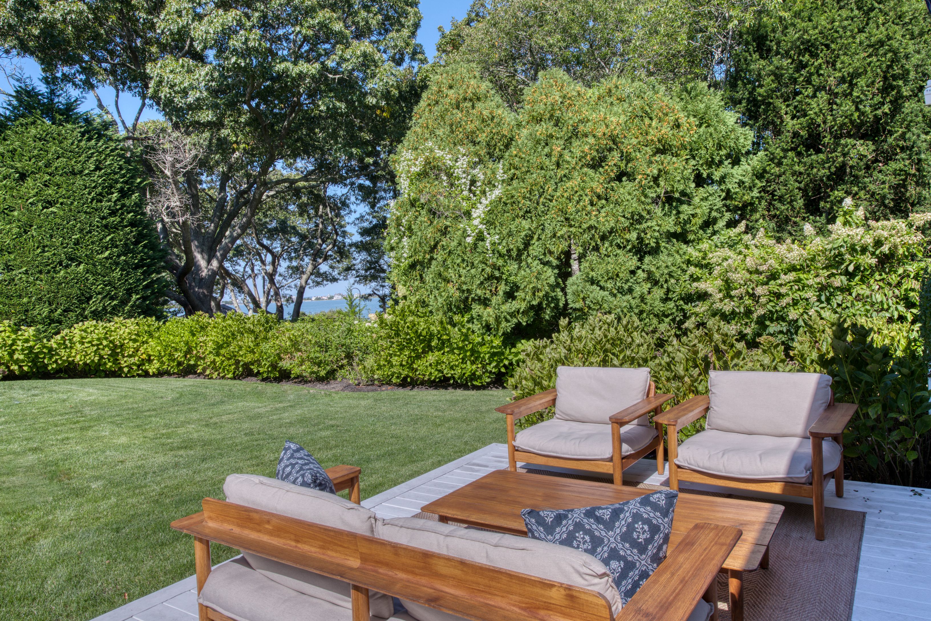55 Shrubland Road Southampton, NY 11968 - Photo 4 of 15 Seating Area