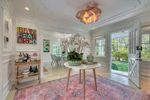 55 Shrubland Road, Southampton, NY 11968