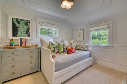 55 Shrubland Road, Southampton, NY 11968