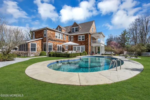 $4,800,000 | 82 Buena Vista Avenue, Rumson, NJ 07760