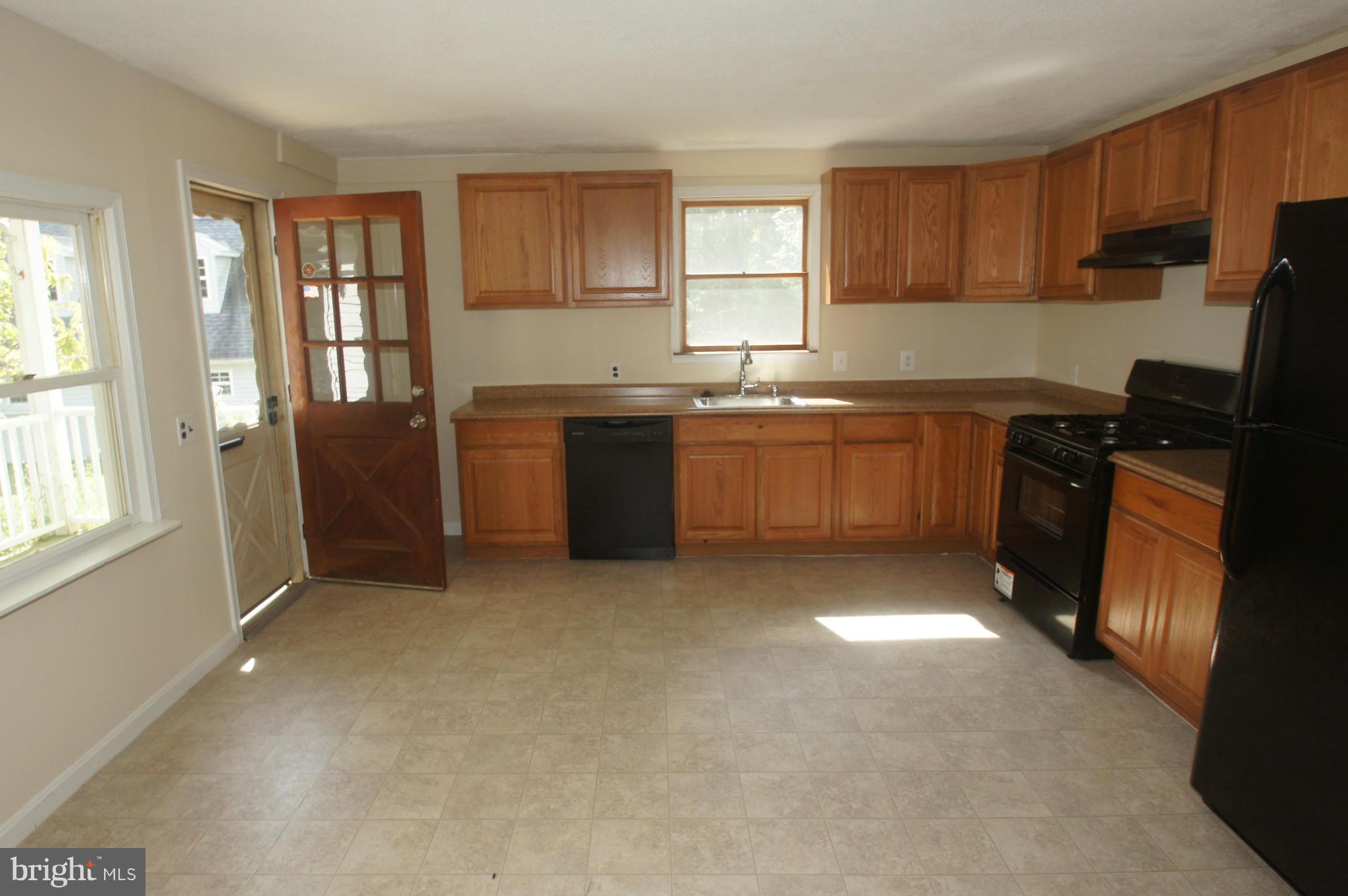 114 Magnolia Road Joppa, MD 21085 - Photo 11 of 29 Kitchen