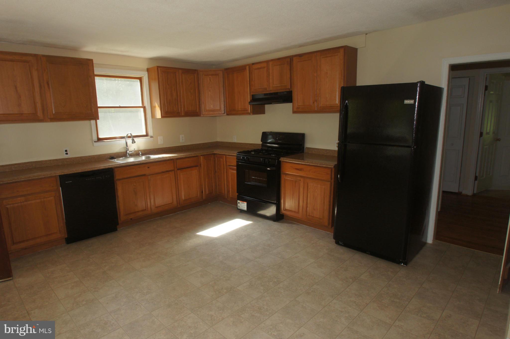114 Magnolia Road Joppa, MD 21085 - Photo 12 of 29 Kitchen