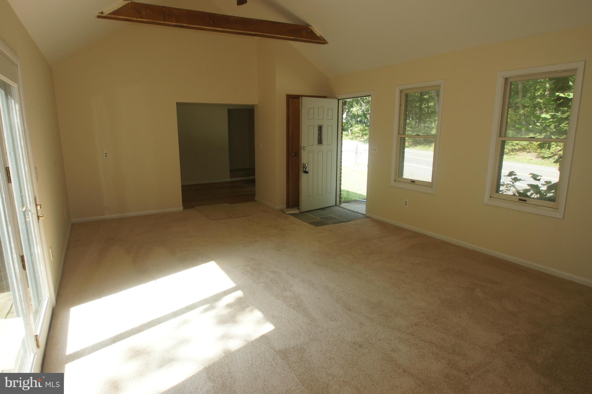 114 Magnolia Road Joppa, MD 21085 - Photo 8 of 29 Living Room