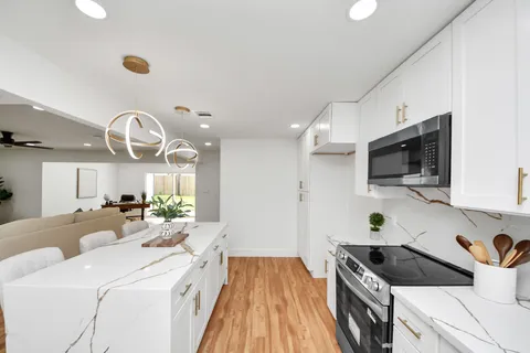 $770,000 | 6249 Locke Lane, Houston, TX 77057