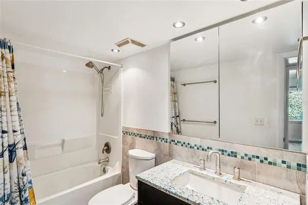 $155,000 | 1975 West Bay Drive, Unit 312, Largo, FL 33770