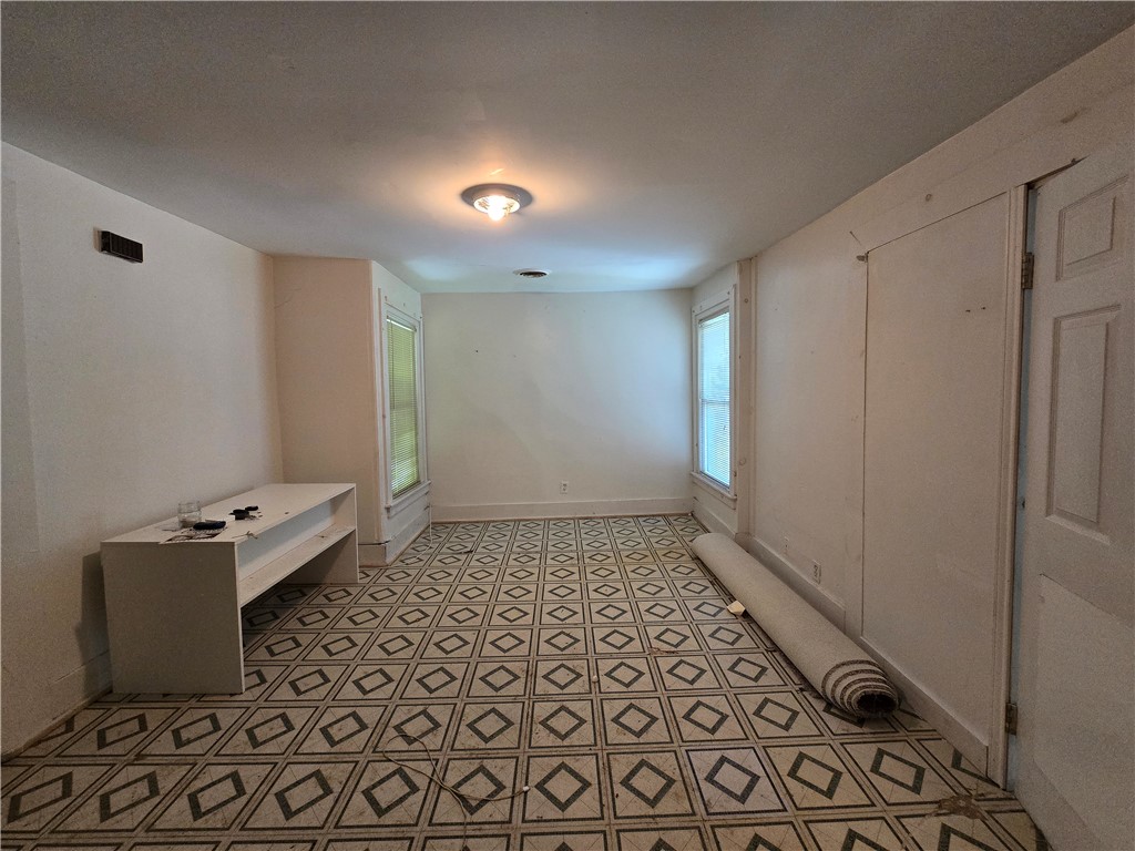 58 Champlain Street Rochester, NY 14608 - Photo 21 of 41